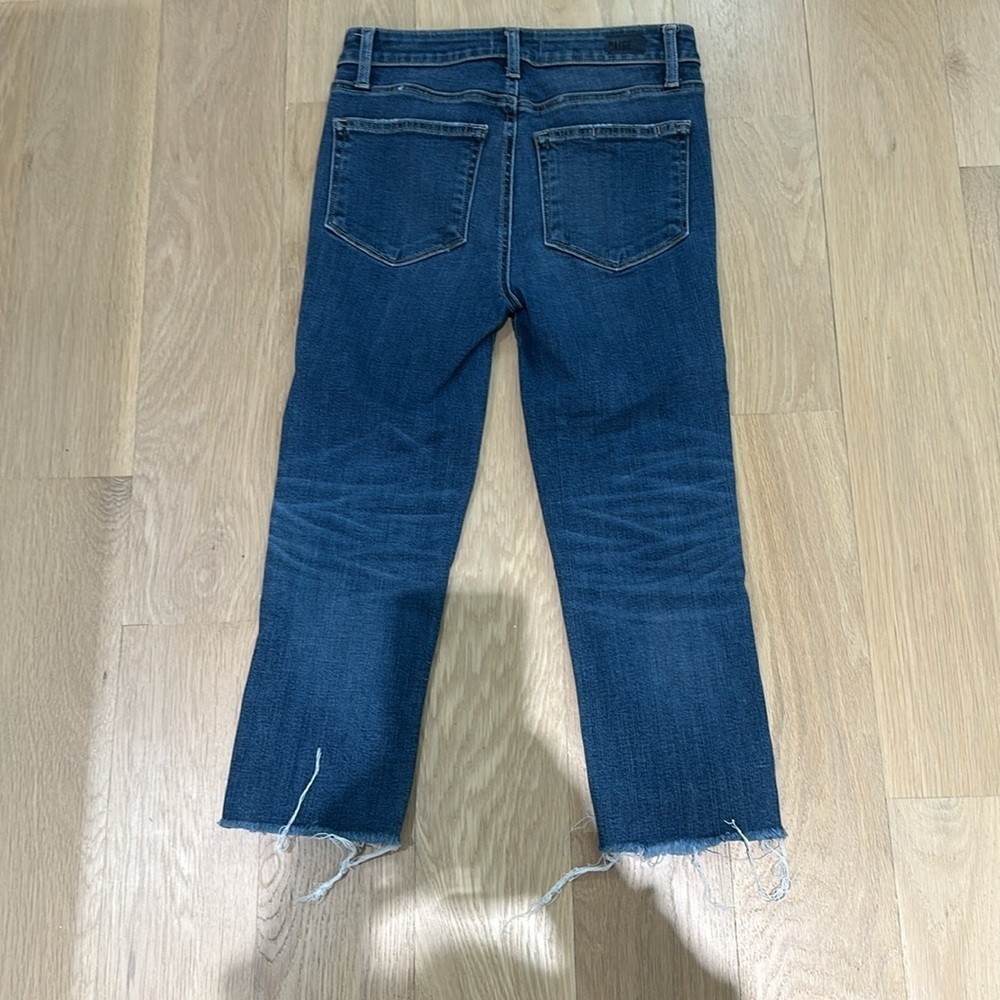 Paige cropped denim jeans. NWOT! Size 27 with frayed hem
8125 - Picture 2 of 5